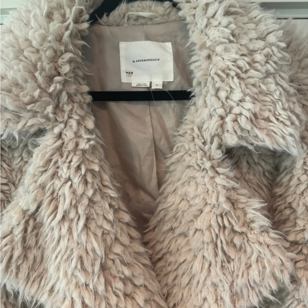 Anthropologie size medium Women's Faux Fur Jacket in Cream - Picture 2 of 3